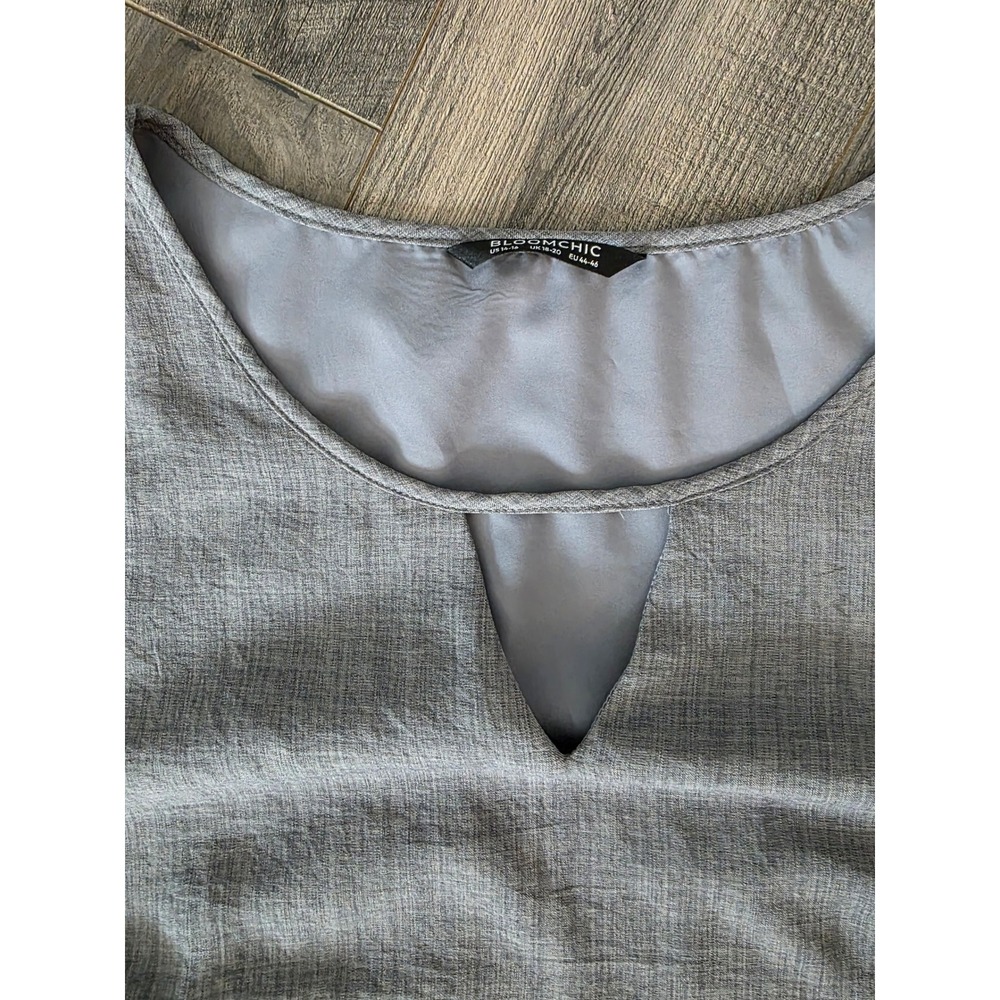 Women's sz 14/16 Grey Layered Short Sleeve Blouse Cutout V-Neck Business Casual - Picture 13 of 13